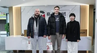 Руски клиенти посещават GNEE STEEL